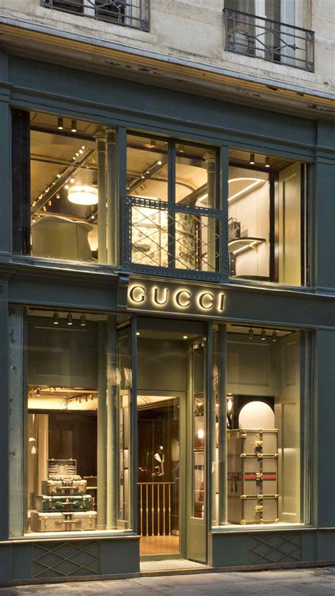 gucci in paris.